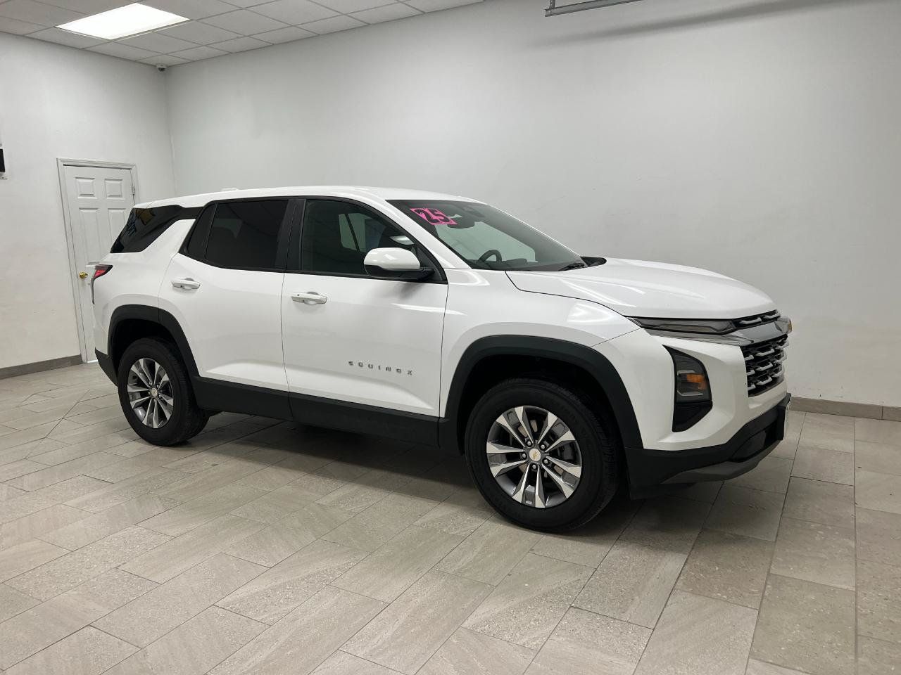 Used 2025 Chevrolet Equinox LT FWD image 9
