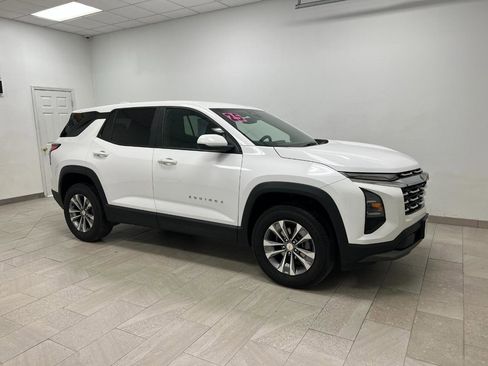 Used 2025 Chevrolet Equinox LT FWD image 9