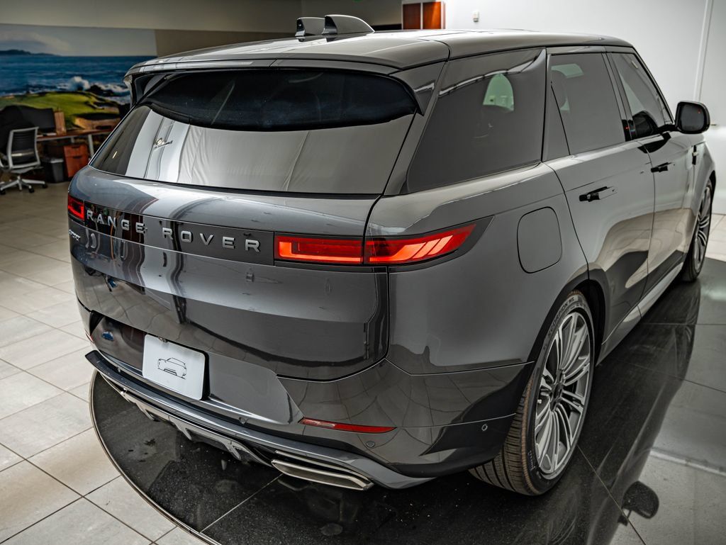 New 2026 Land Rover Range Rover Sport Dynamic SE AWD/4WD image 16