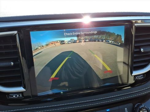 Used 2024 Chrysler Pacifica Select image 24