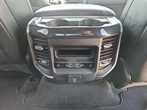 Used 2020 RAM 1500 Laramie AWD/4WD image 32