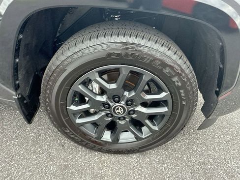 Used 2025 Toyota Sequoia Platinum image 31