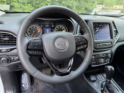 Used 2023 Jeep Cherokee Altitude Lux AWD/4WD image 13