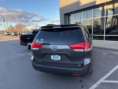Used 2012 Toyota Sienna LE image 10