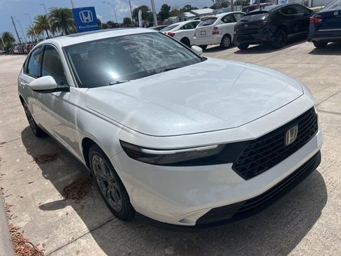 Used 2024 Honda Accord EX image 3