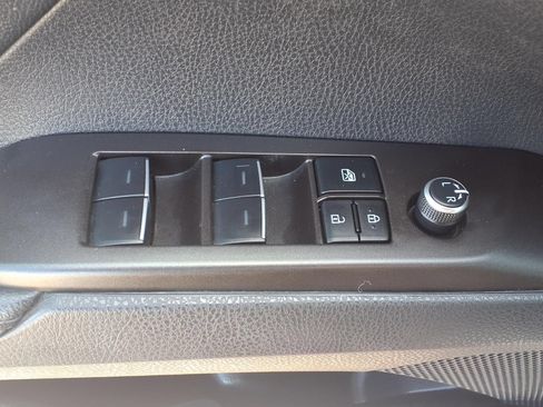Used 2024 Toyota Camry XSE FWD image 7