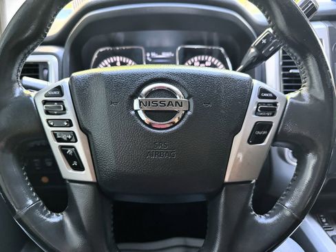 Used 2017 Nissan Titan SV image 21