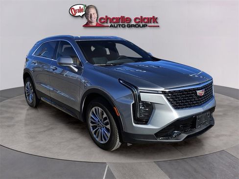 Used 2024 Cadillac XT4 Premium Luxury image 8