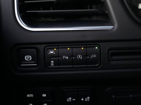 Used 2021 GMC Yukon XL SLT w/ SLT Luxury Plus Package image 52