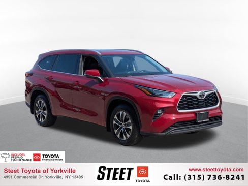 Used 2022 Toyota Highlander XLE image 1