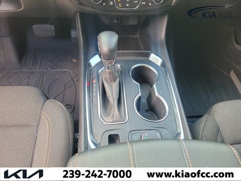 Used 2021 Chevrolet Traverse LT FWD image 19