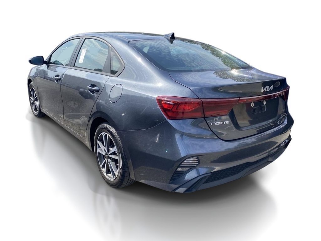 Used 2023 Kia Forte LXS FWD image 3