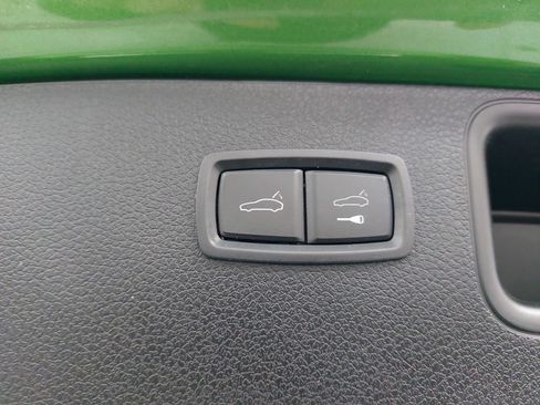 Certified 2021 Porsche Macan S image 15