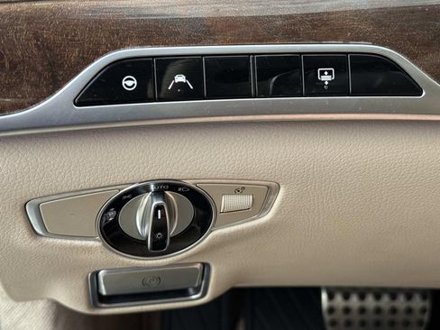 Used 2018 Mercedes-Benz S 560 Sedan image 21