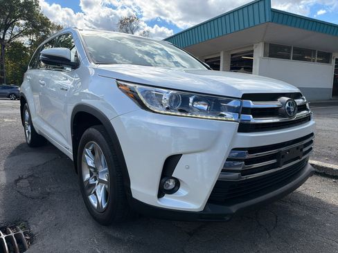 Used 2019 Toyota Highlander Limited image 3
