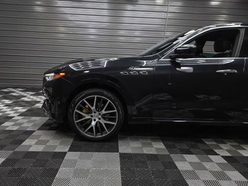 Used 2022 Maserati Levante GT AWD/4WD image 42