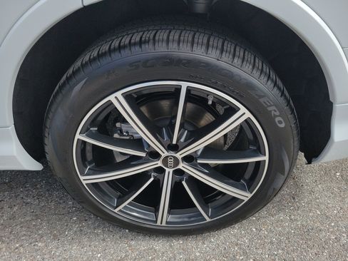 Certified 2025 Audi Q7 2.0T Premium Plus w/ Premium Plus Package image 32