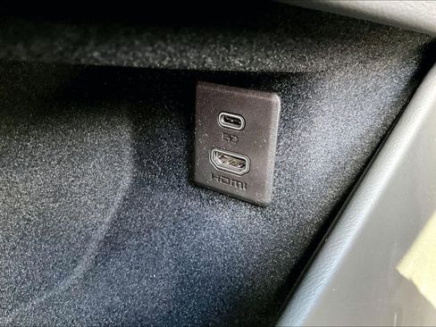 New 2026 Cadillac Escalade Luxury w/ LPO, Floor Liner Package AWD/4WD image 19