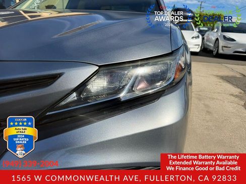 Used 2019 Toyota Camry SE FWD image 14