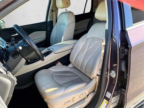 Used 2018 Buick Envision Essence image 24