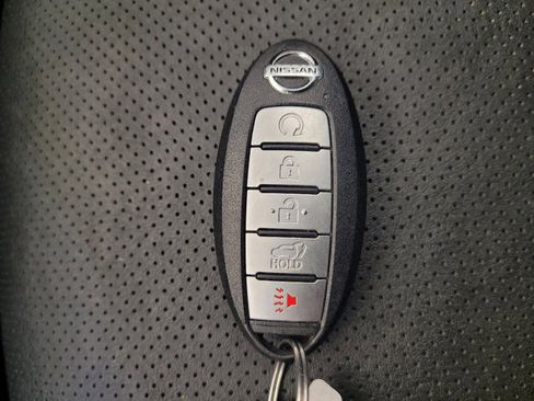 Used 2019 Nissan Rogue SL w/ Premium Package AWD/4WD image 32