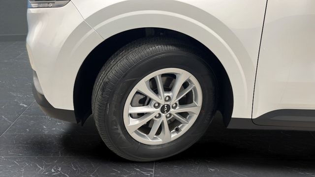 Used 2024 Kia Carnival LX FWD image 35