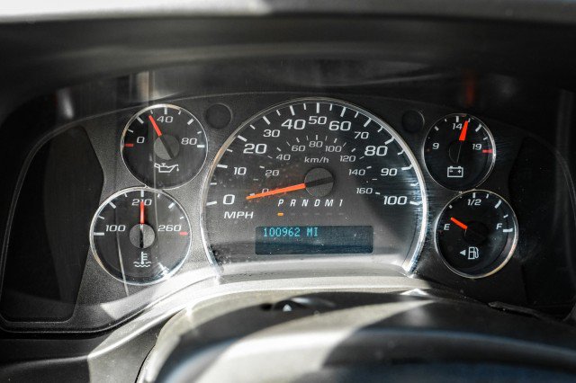 Used 2020 Chevrolet Express 3500 w/ Driver Convenience Package RWD image 13