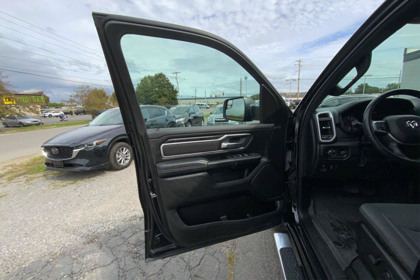 Used 2023 RAM 1500 Big Horn AWD/4WD image 19