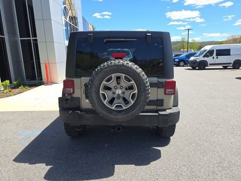 Certified 2017 Jeep Wrangler Unlimited Rubicon w/ Cold Weather Group AWD/4WD image 5