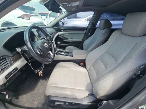 Used 2018 Honda Accord Touring image 7