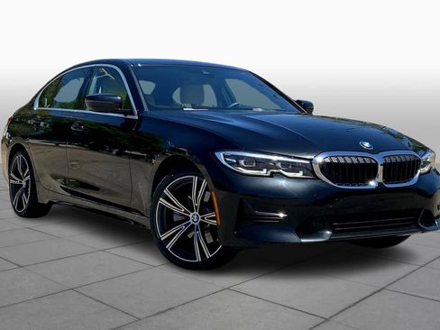 Used 2021 BMW 330i Sedan w/ Premium Package image 2