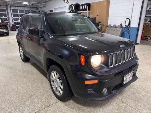 Used 2020 Jeep Renegade Latitude w/ Cold Weather Group image 1