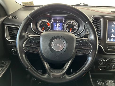 Used 2021 Jeep Cherokee Trailhawk image 16