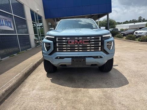 Used 2025 GMC Canyon Denali AWD/4WD image 3