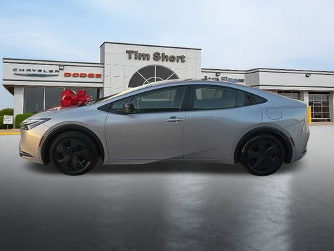 Used 2025 Toyota Prius LE image 8