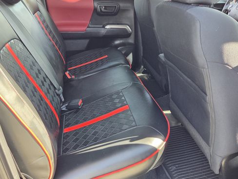 Certified 2021 Toyota Tacoma SR5 image 10