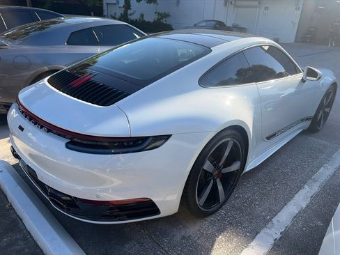 Used 2022 Porsche 911 Carrera RWD image 3
