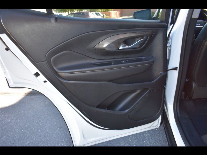 Used 2023 GMC Terrain SLT FWD image 22