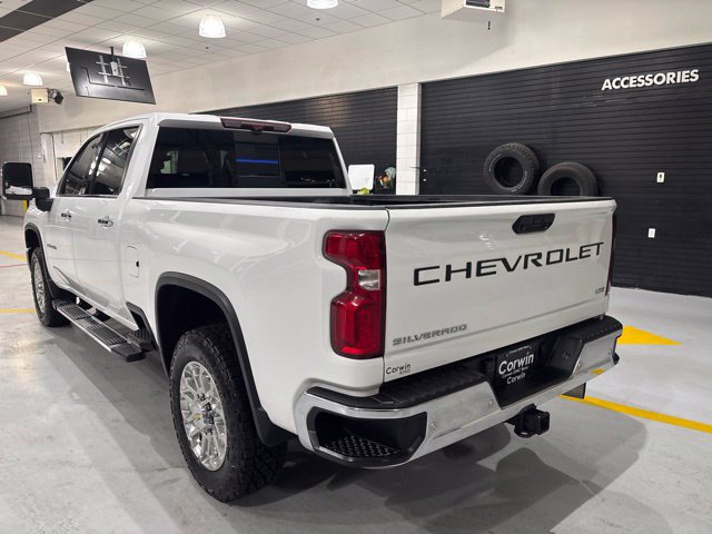 Used 2024 Chevrolet Silverado 2500 LTZ w/ LTZ Premium Package AWD/4WD image 6