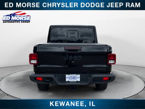 Used 2025 Jeep Gladiator Sport AWD/4WD image 4