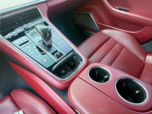 Used 2018 Porsche Panamera Turbo Executive image 20