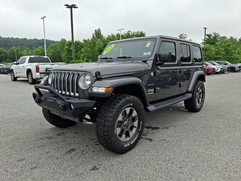 Used 2018 Jeep Wrangler Unlimited Sahara AWD/4WD image 3