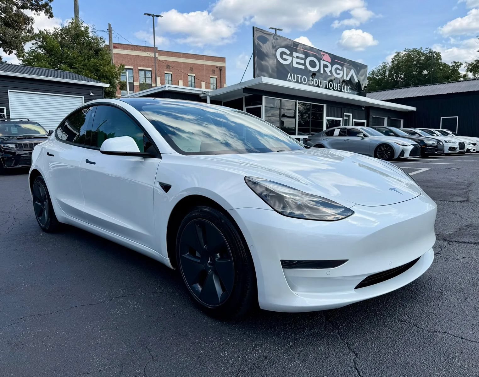 Used 2021 Tesla Model 3 Standard Range Plus RWD image 4