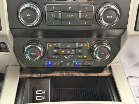 Used 2019 Ford F250 Lariat w/ Lariat Ultimate Package AWD/4WD image 17