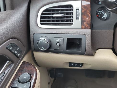 Used 2014 GMC Yukon Denali image 18