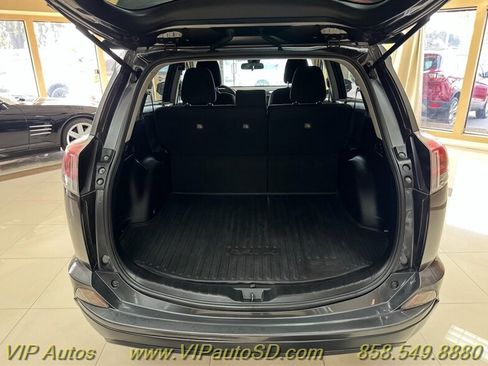 Used 2018 Toyota RAV4 LE image 4