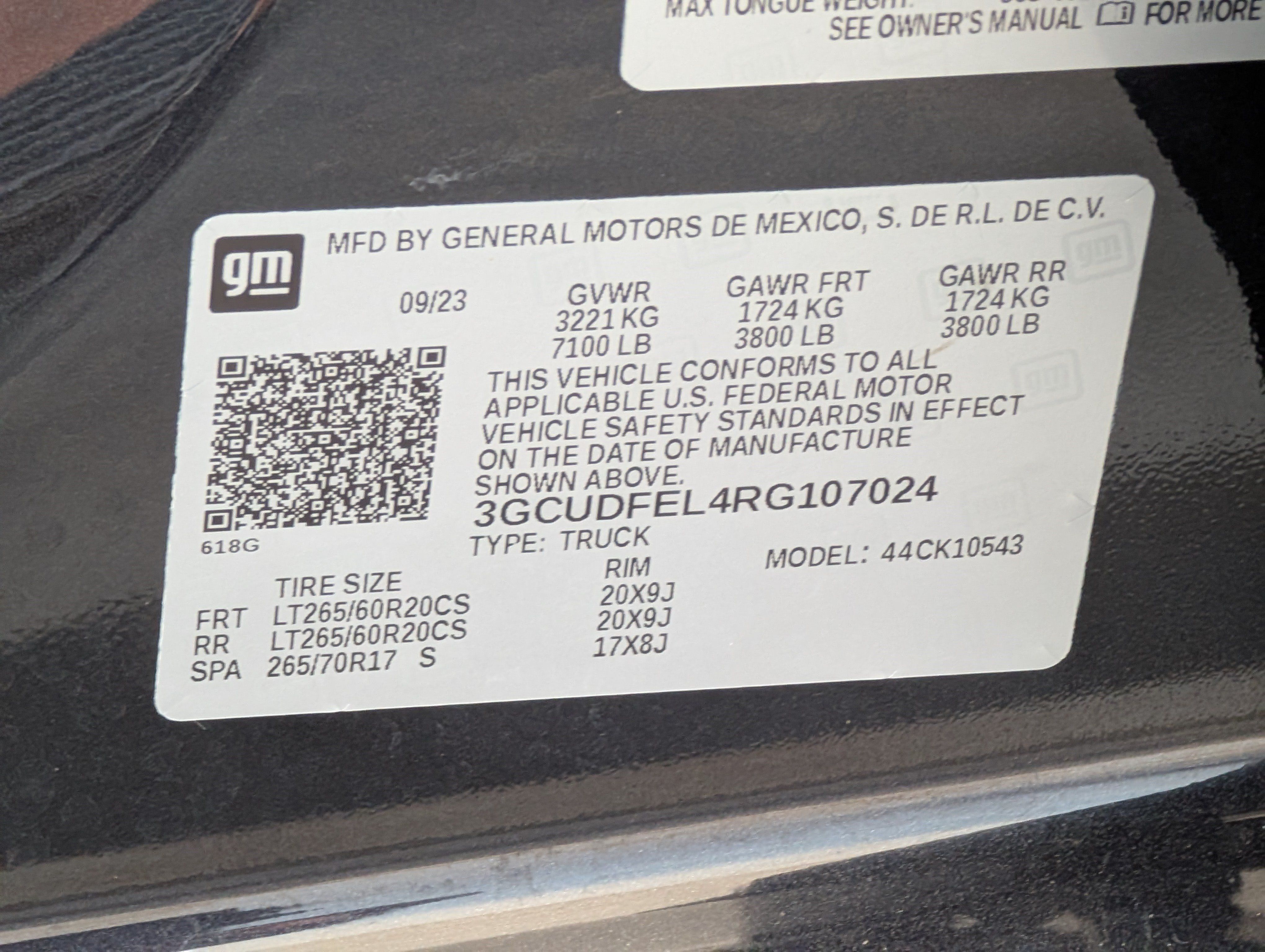 Used 2024 Chevrolet Silverado 1500 LT Trail Boss w/ Convenience Package II AWD/4WD image 38