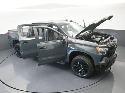 Used 2025 Chevrolet Silverado 1500 LT Trail Boss w/ Convenience Package II image 71