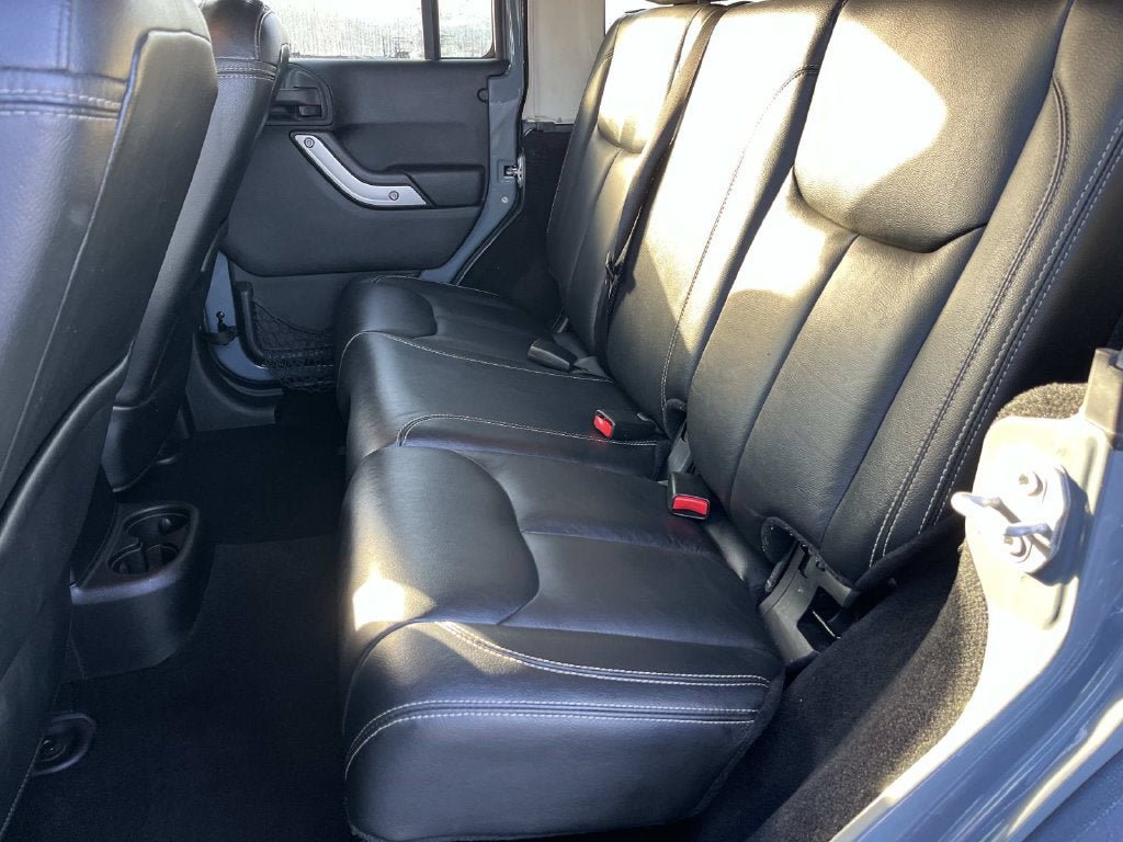 Used 2015 Jeep Wrangler Unlimited Sahara AWD/4WD image 18