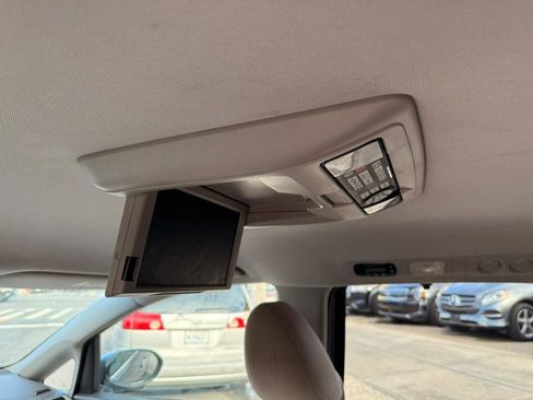 Used 2016 Honda Odyssey SE image 12